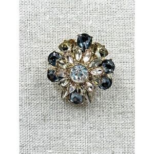 BANANA REPUBLIC Crystal Gray Brooch Pin